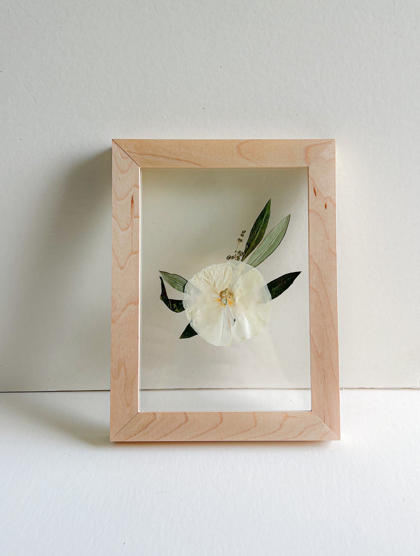 5x7 boutonniere frame