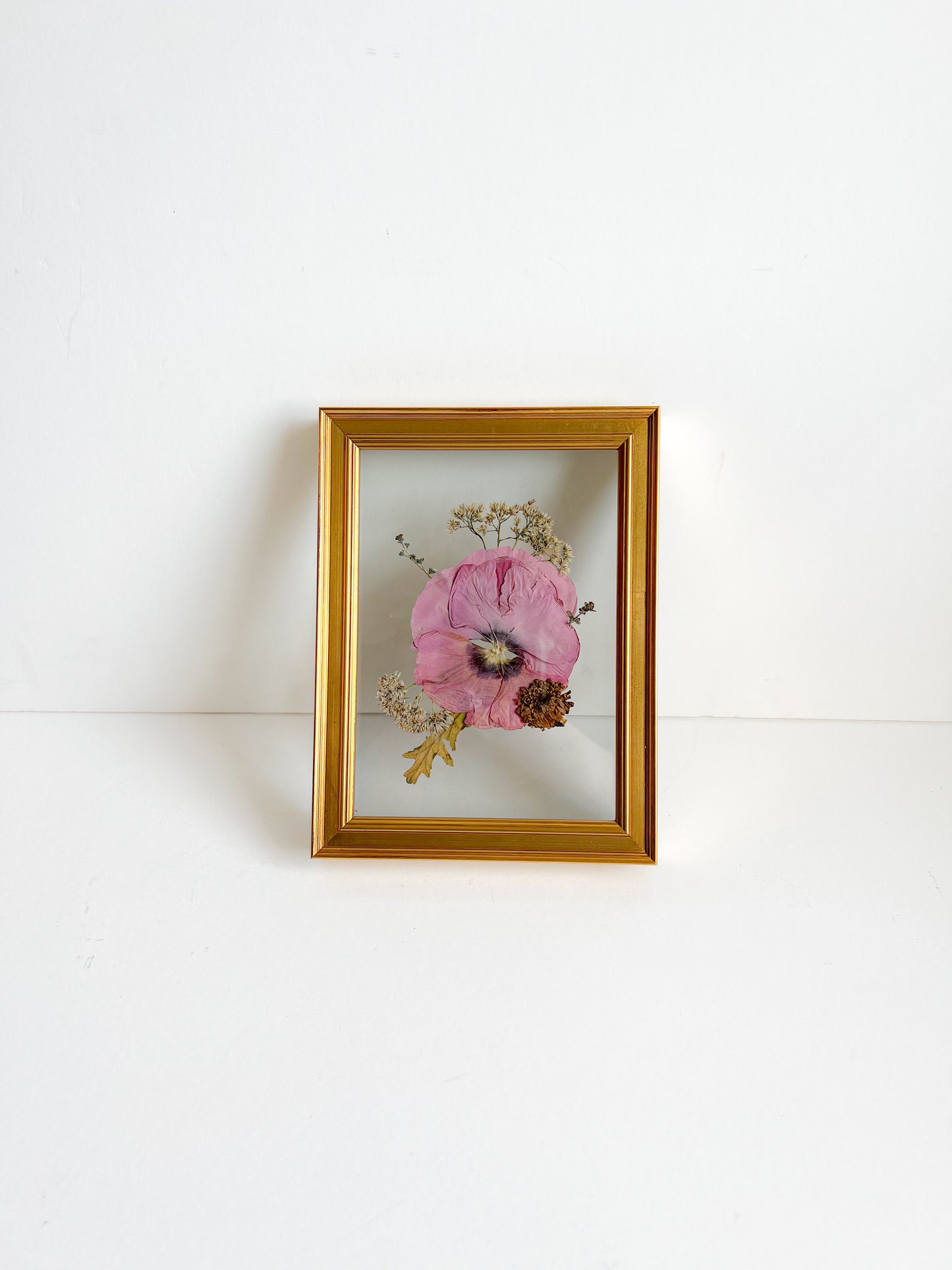5x7 boutonniere frame