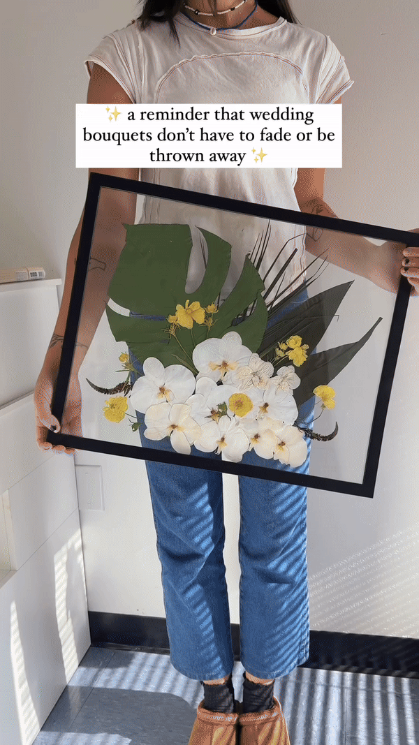 white flower and leaves preservation